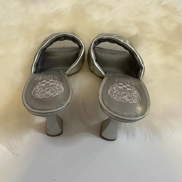 Vince Camuto Quilted Leather Silver Metallic Heels. Size 7.5. NWT - Picture 5 of 6